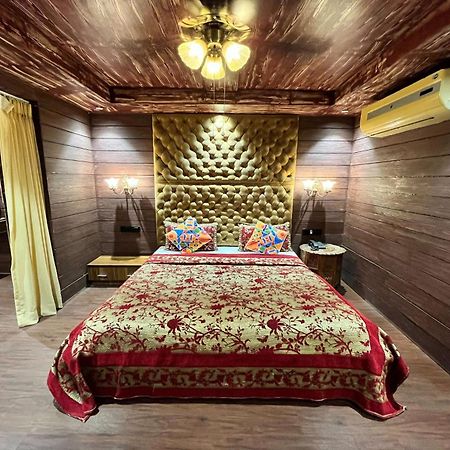Hotel Shailly Inn Ahmedabad Eksteriør bilde
