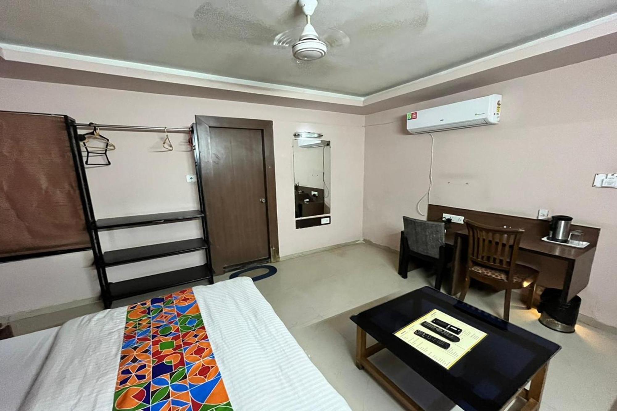 Hotel Shailly Inn Ahmedabad Eksteriør bilde