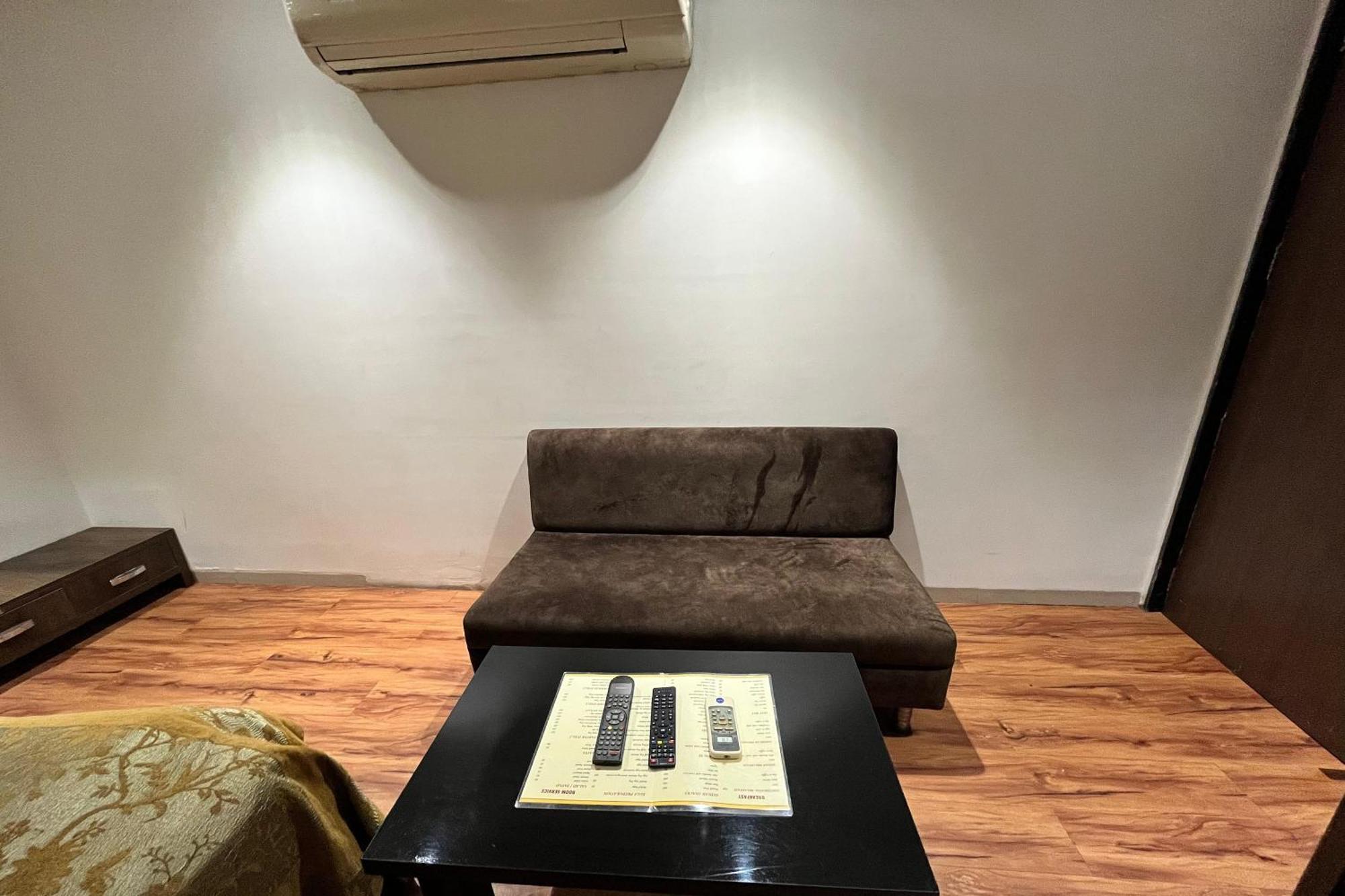 Hotel Shailly Inn Ahmedabad Eksteriør bilde