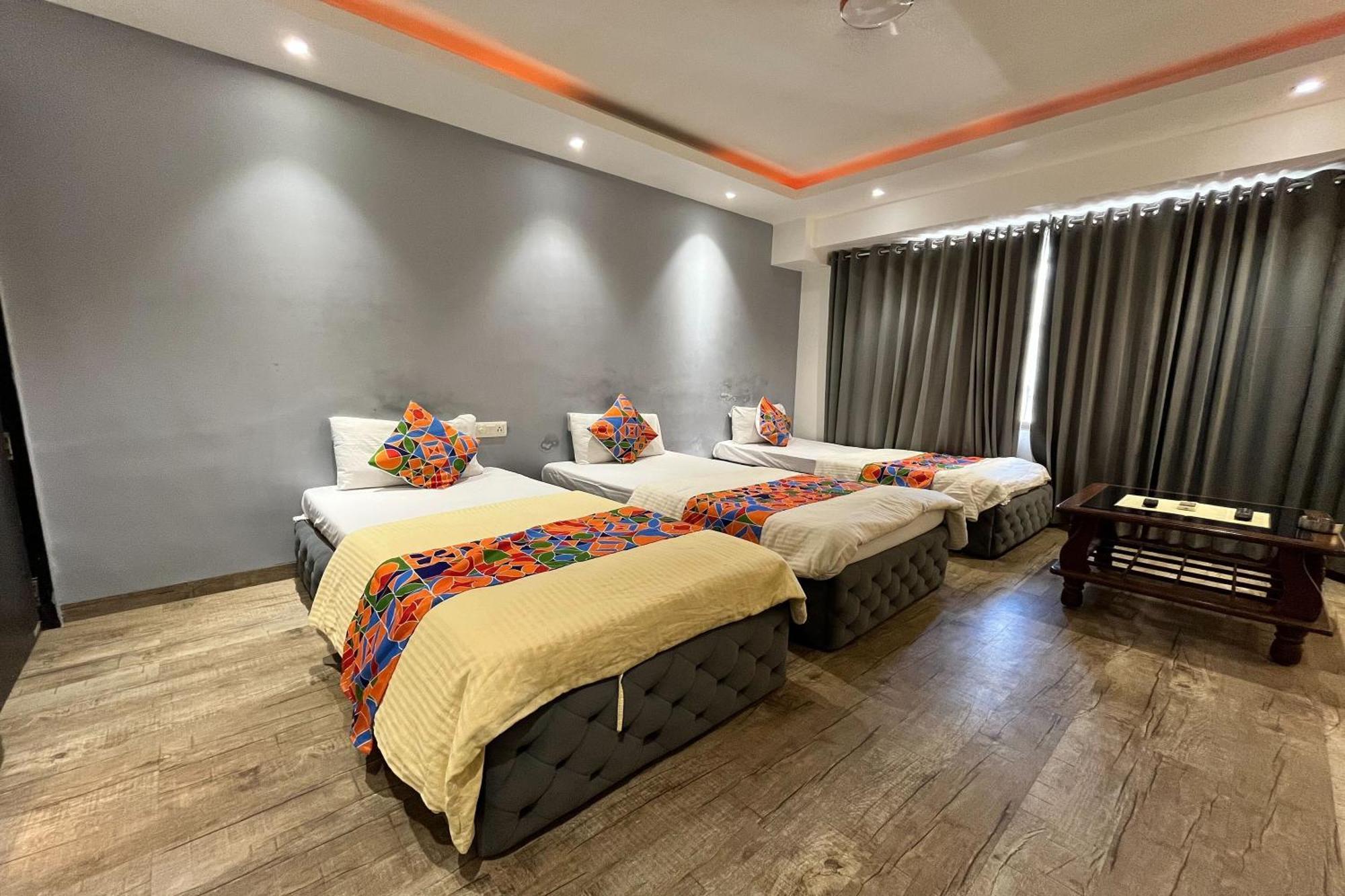 Hotel Shailly Inn Ahmedabad Eksteriør bilde