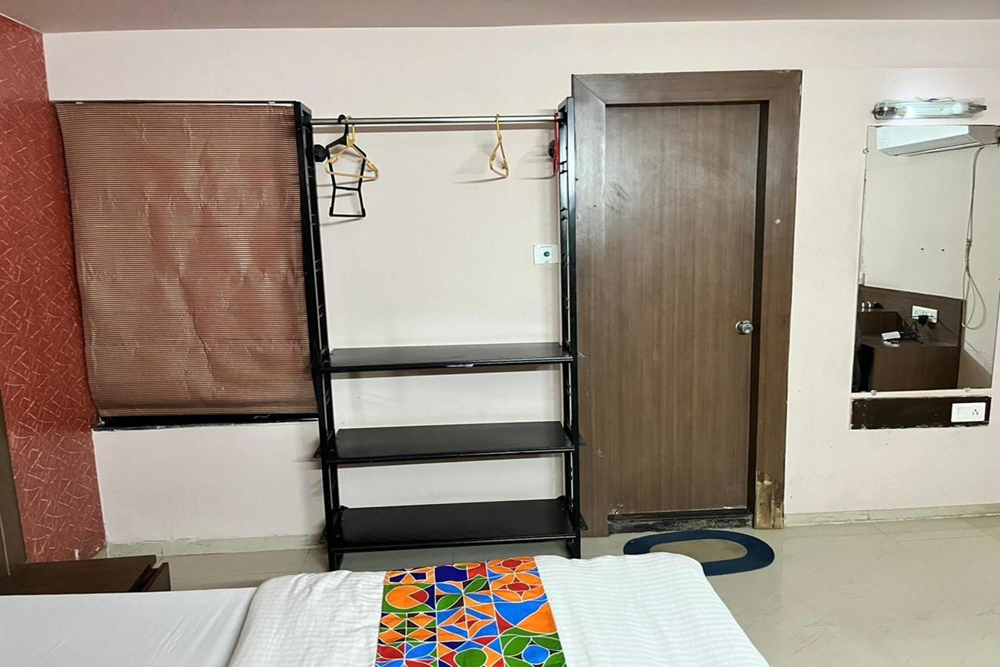 Hotel Shailly Inn Ahmedabad Eksteriør bilde
