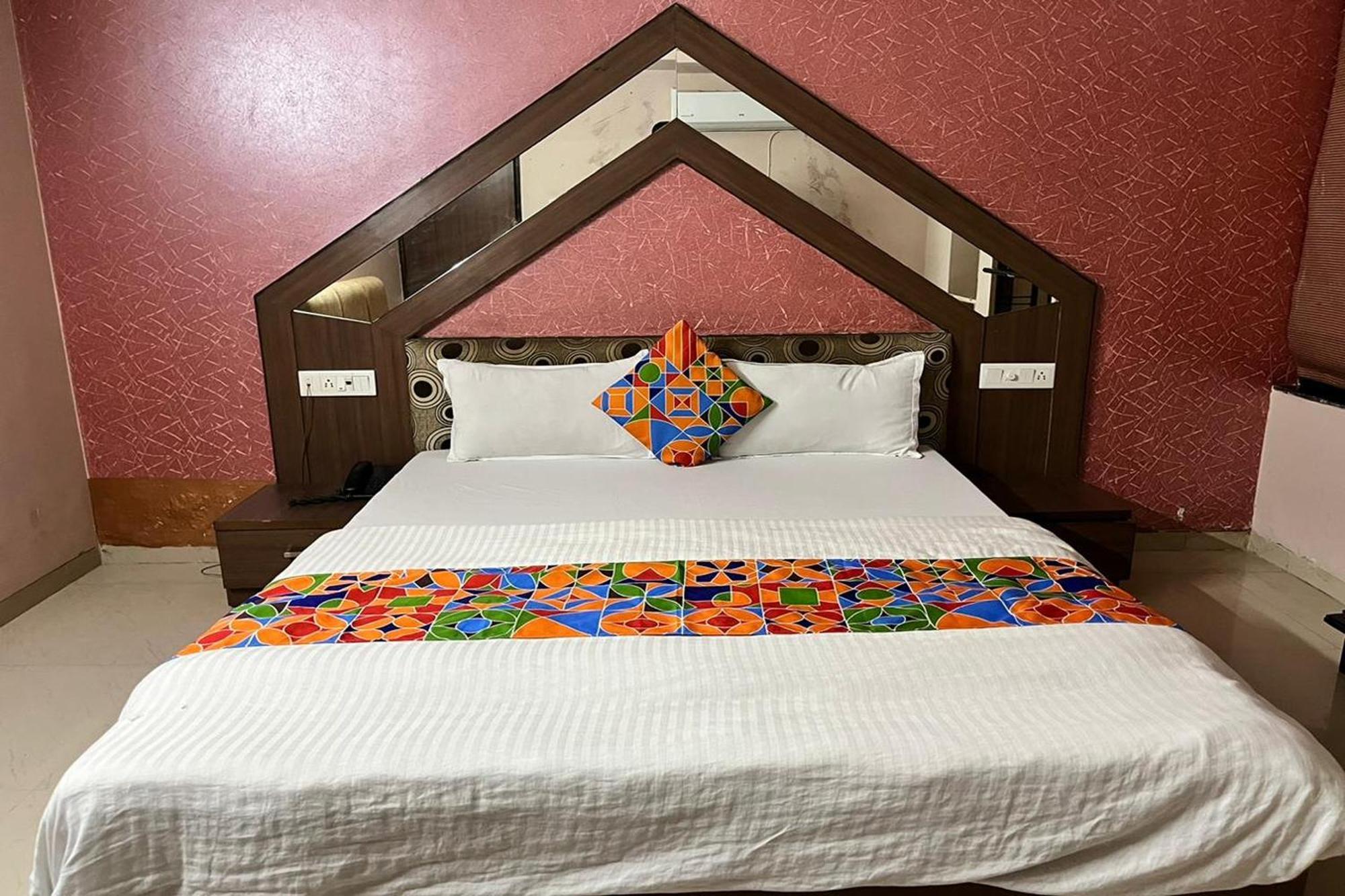 Hotel Shailly Inn Ahmedabad Eksteriør bilde