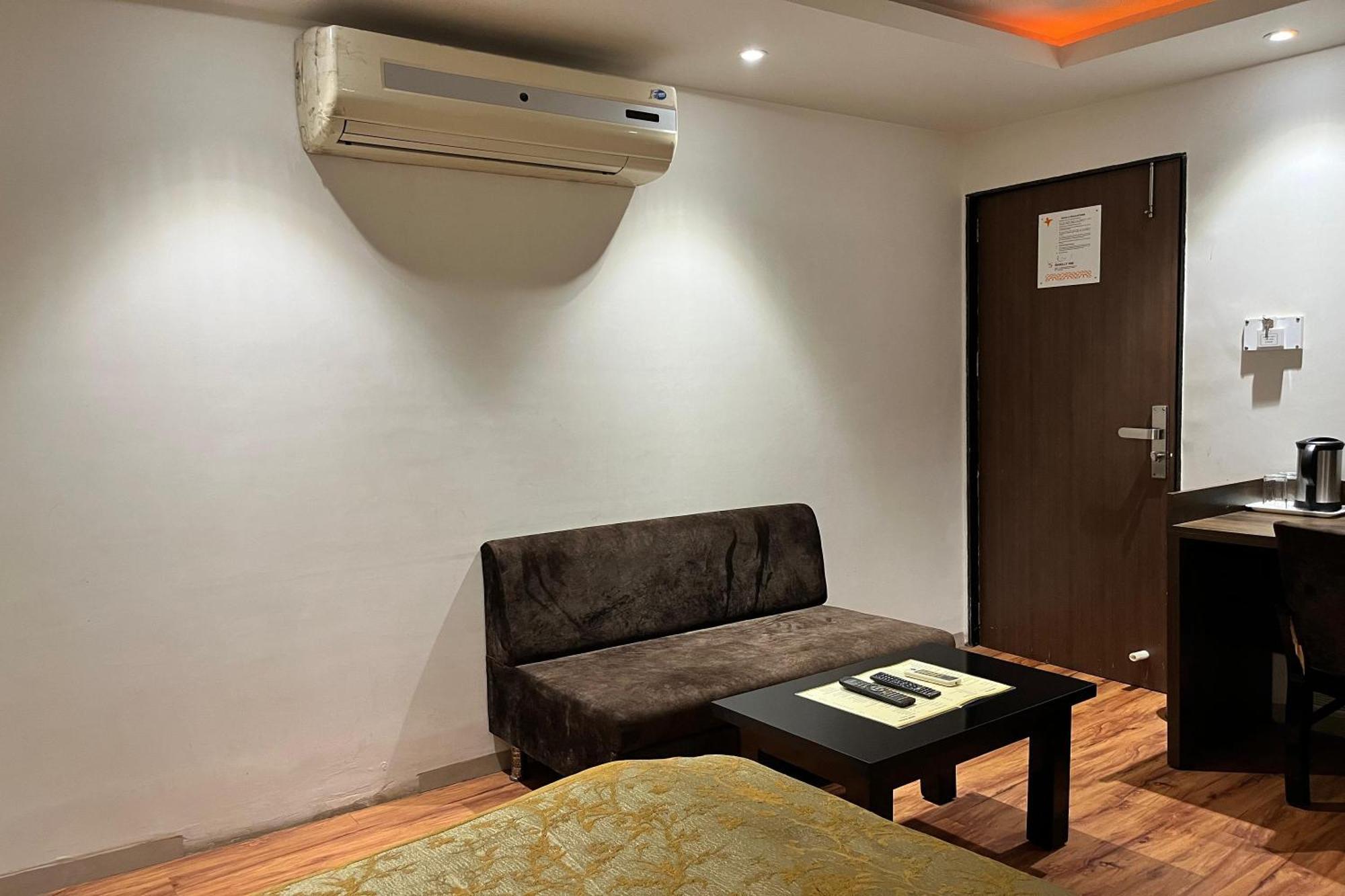 Hotel Shailly Inn Ahmedabad Eksteriør bilde