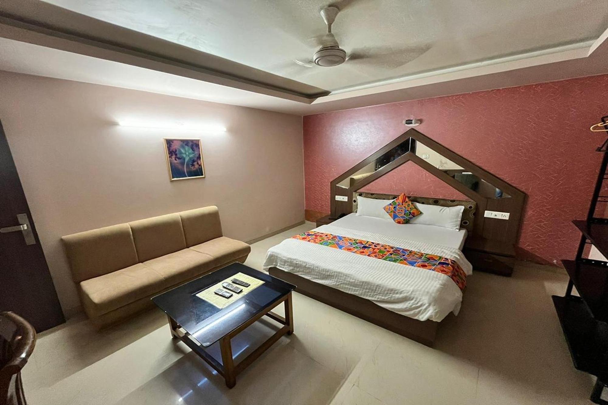 Hotel Shailly Inn Ahmedabad Eksteriør bilde
